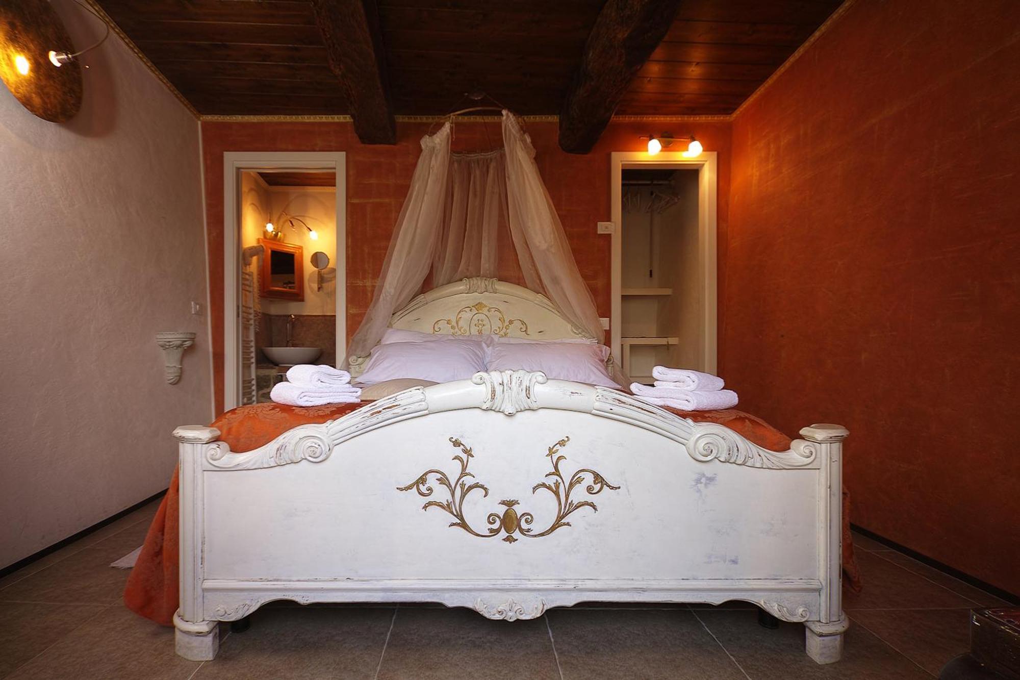 Tamara Country & 3* Montefiore Conca